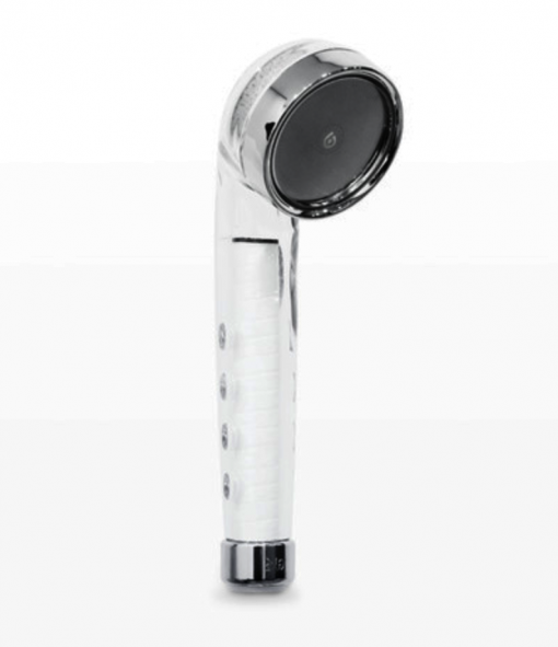 Rust removal shower head